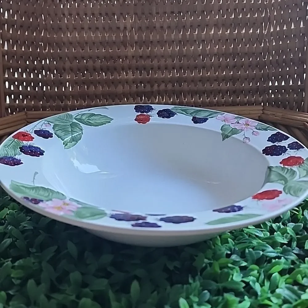 Vintage Stoneware Berry Bowl Soup/Cereal Raspberry Blackberry Cottage Core